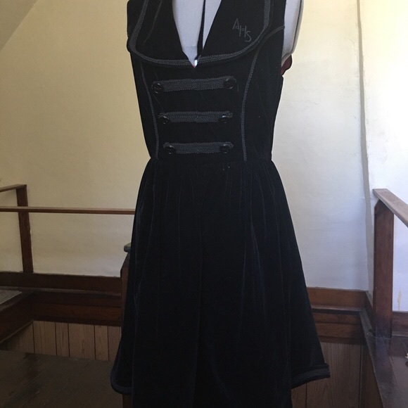 Bellhop dress - Picture 3 of 3